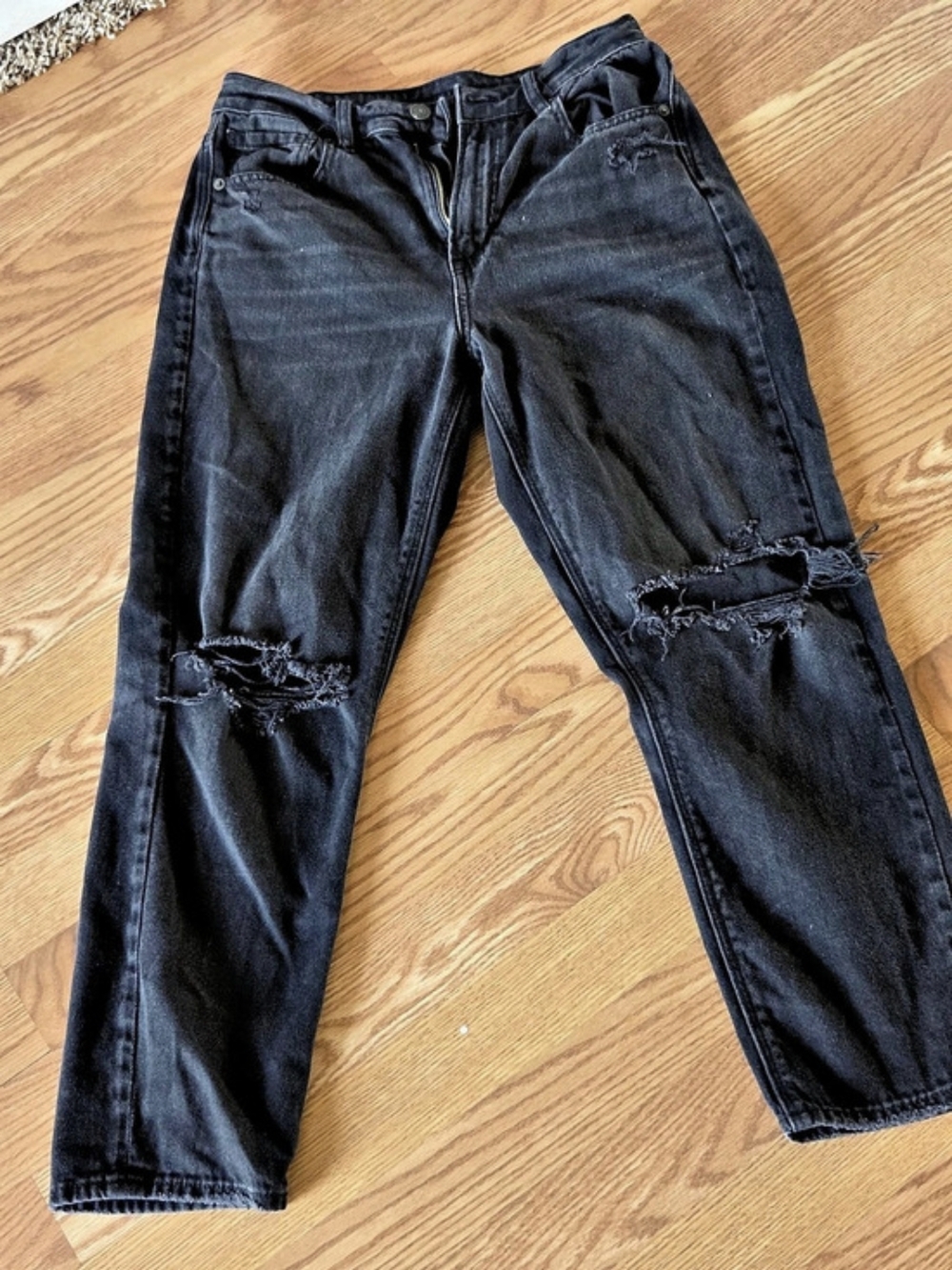 American Eagle AE Super Stretch Distressed Skinny Jeans in Black Size 6 Short